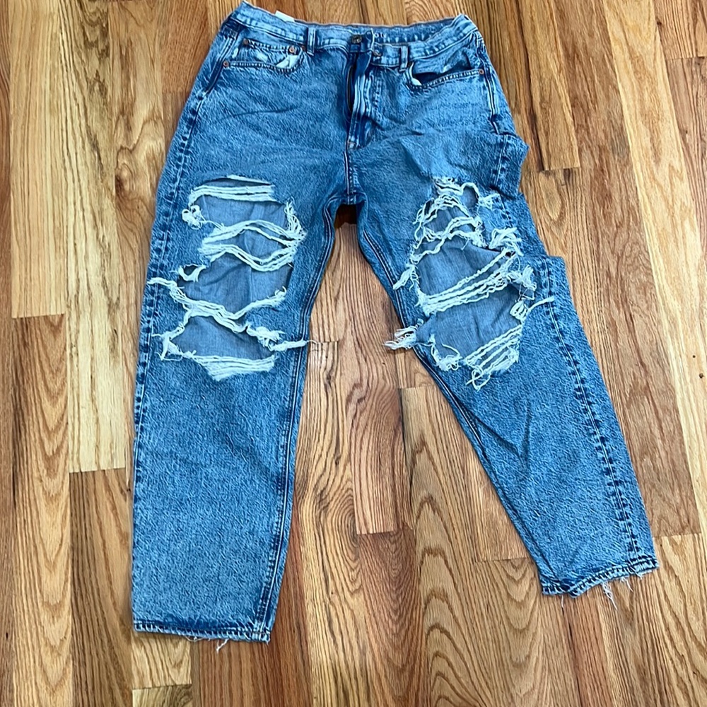 American Eagle size 14 ripped jeans